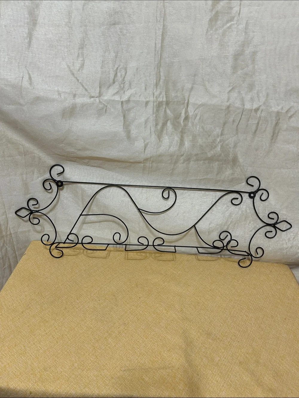 Black Metal Horizontal Petite Wall Plate Rack